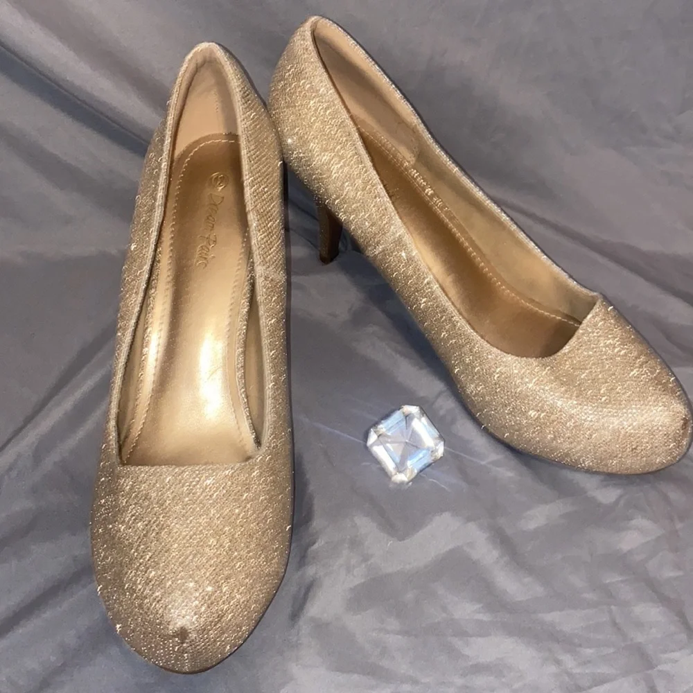 Dream Pairs Heels - Picture 2 of 7